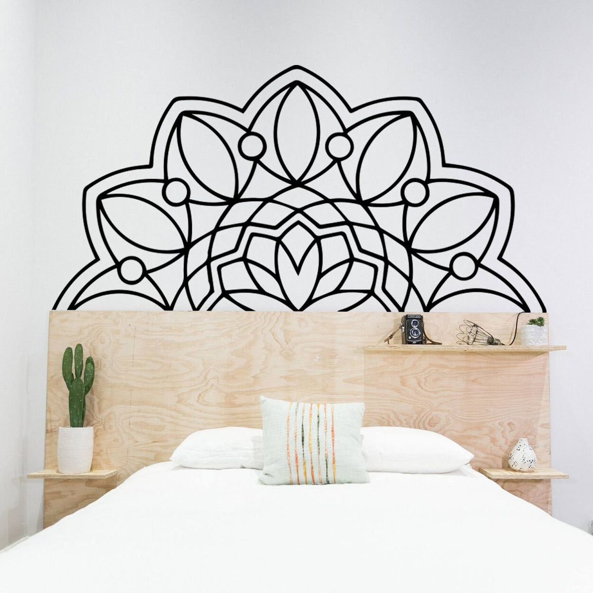 Minimalist Mandala Wall Decal: Geometric Scandinavian Decor